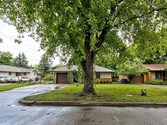 4th image of 1039 Leslie Ln