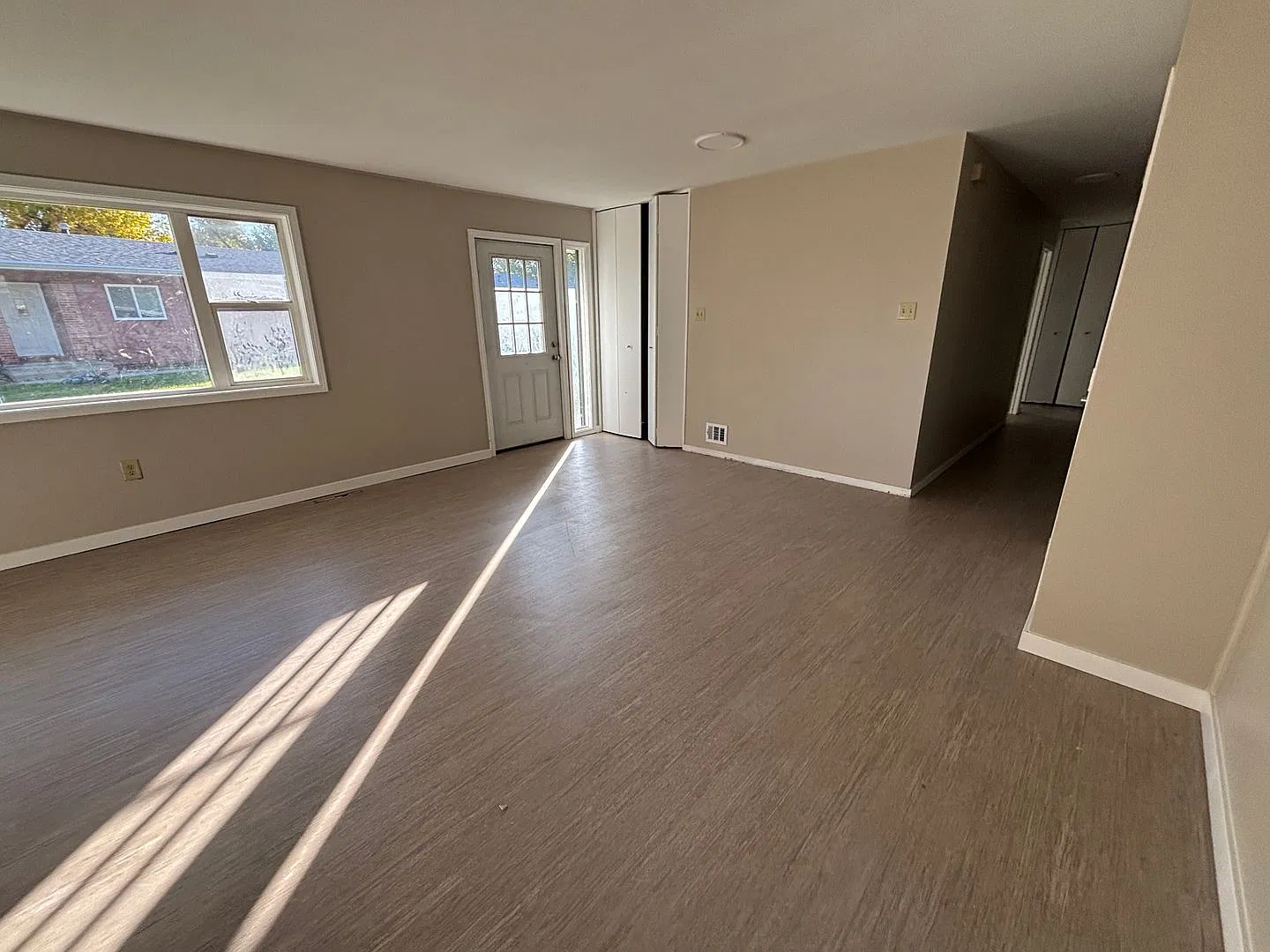 Fully remodeled 3 bedroom 2 bath — Photo 1