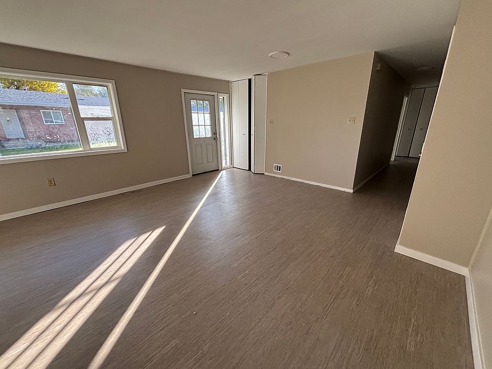 1st image of 1421 Vandenberg Cir