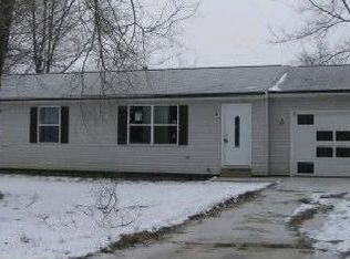 2915 E Algonquin Dr, Benton Harbor, MI 49022