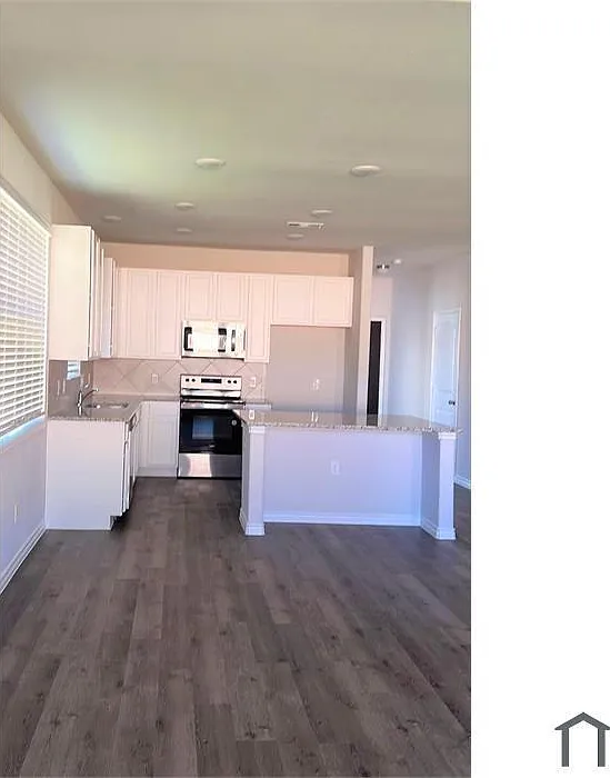 4 bed, 2.5 bath, 2538 sqft, $3,200 — Photo 4