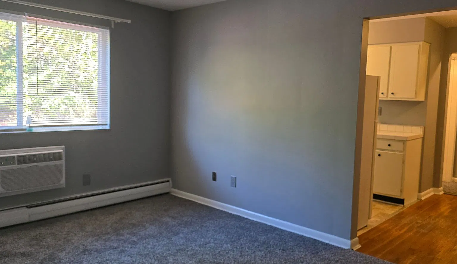 894 Mohawk Trail Apartments — Photo 2