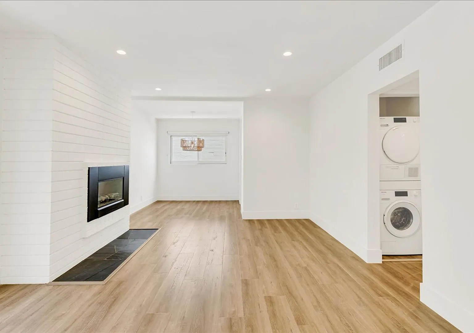 Welcome To The Hamilton | Reimagined Luxury Apartment Homes | Beverly Hills — Photo 2