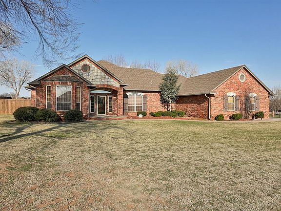 3rd image of 1307 Whispering Ridge Dr