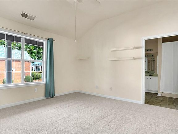 4th image of 602 Jaime Ln