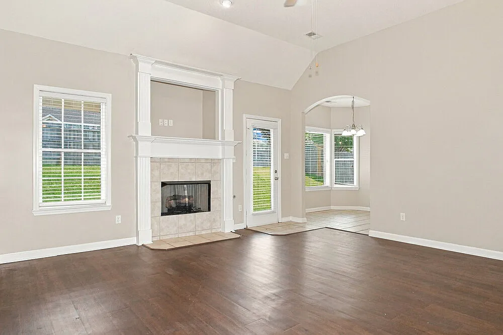 3 bed, 2.0 bath, 1532 sqft, $1,815 — Photo 4