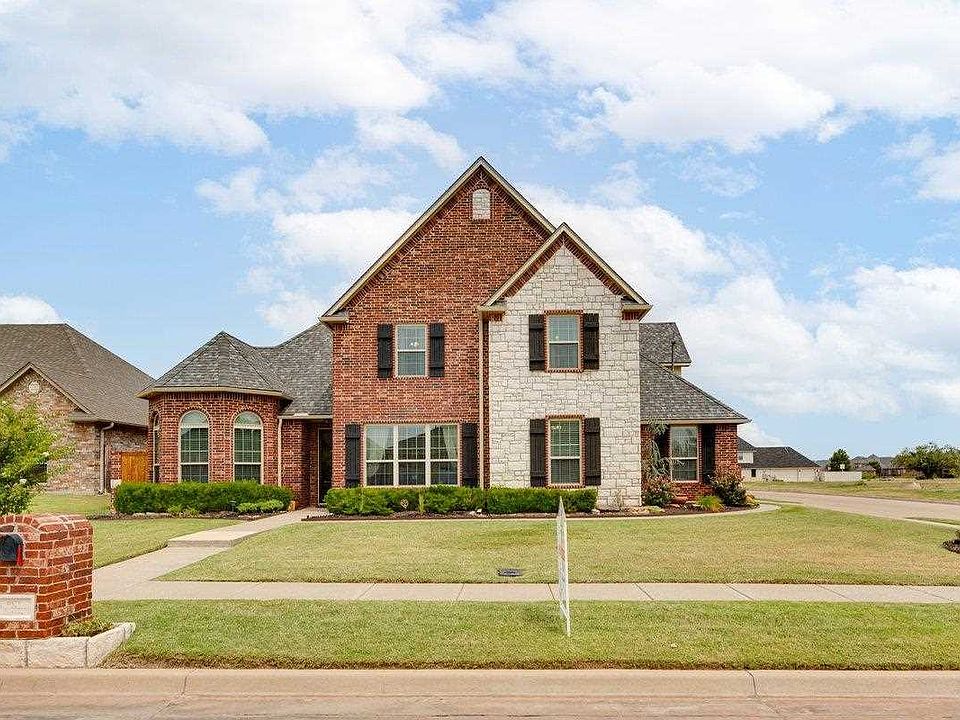 1st image of 601 NW Brookehaven Pathway