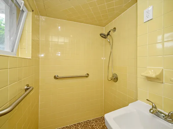 54-28 65th Place image 30 of 35