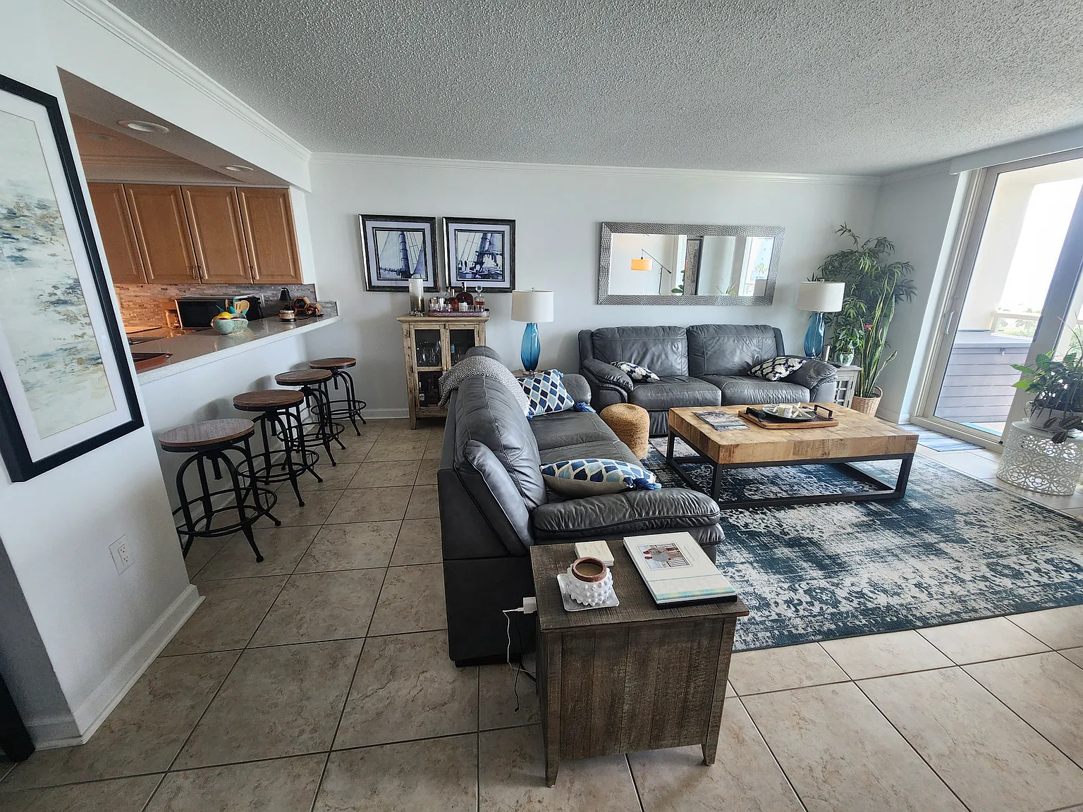 2 bed, 1160 sqft, $3,650 — Photo 3