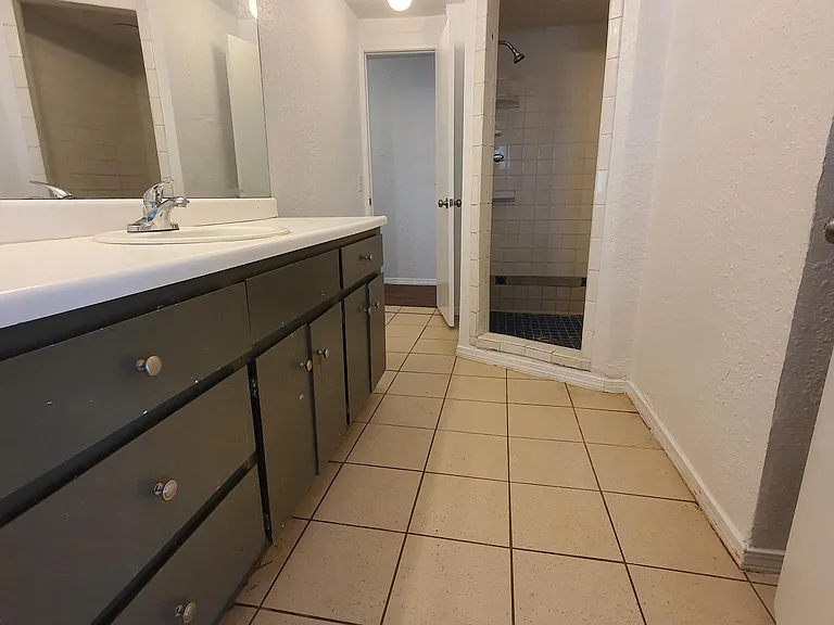 1137 Lloyd Dr — Photo 5