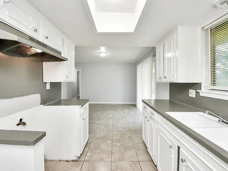 3806 Charriton Dr — Photo 9