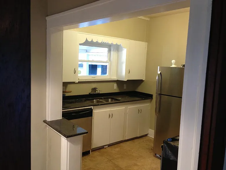 1820 N Drexel Blvd — Photo 5