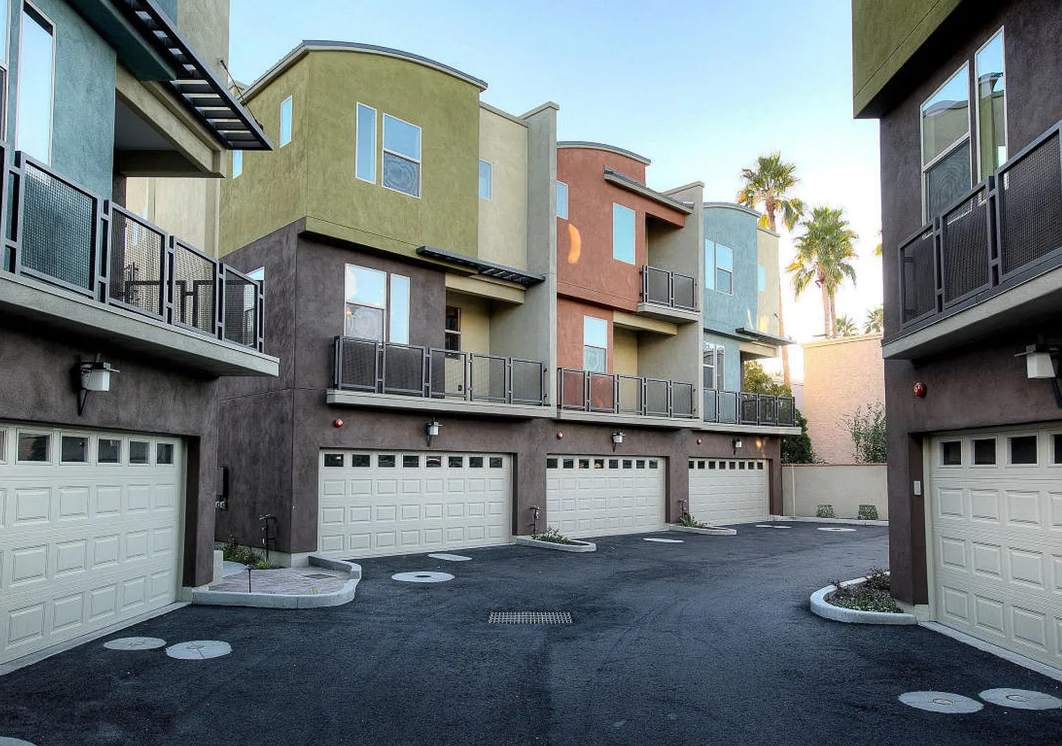 Woodmere Fwy (Unit #1010) — Photo 2