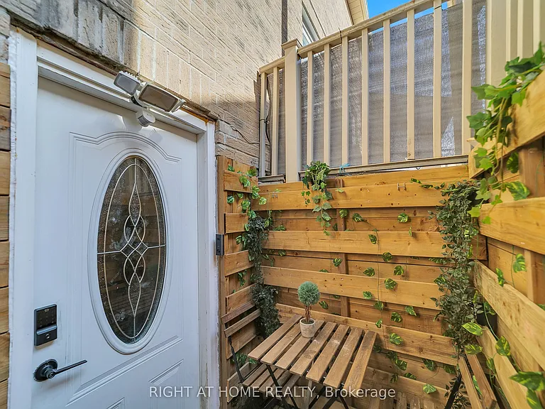 195 John Bowser Cres — Photo 4
