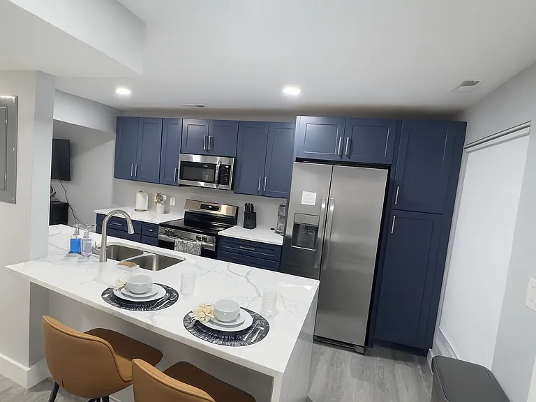 443 N Highland Ave — Photo 2