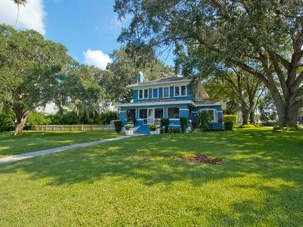 1307 Lake Howard Dr NW, Winter Haven, FL 33881