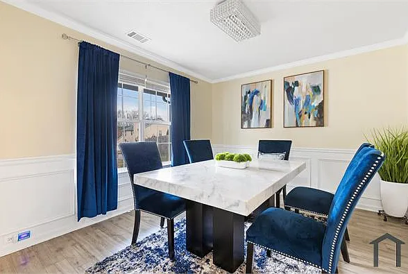 1 bed, 200 sqft, $1,300 — Photo 4