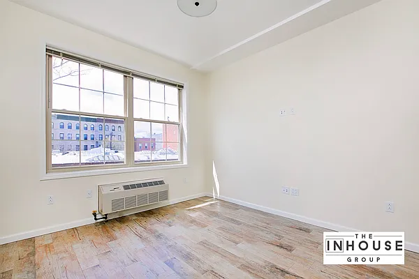 Rented by The InHouse Group | media 2