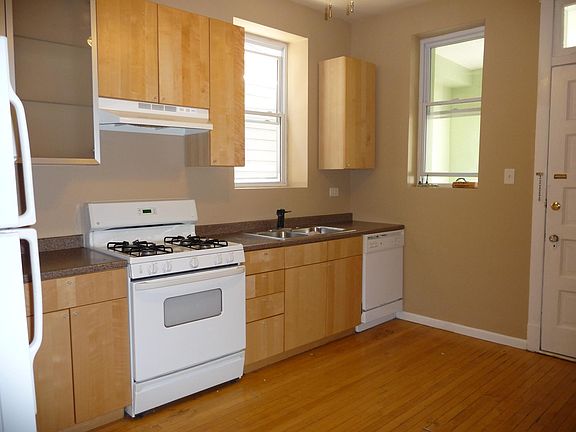 2nd image of 3621 W Wrightwood Ave #1