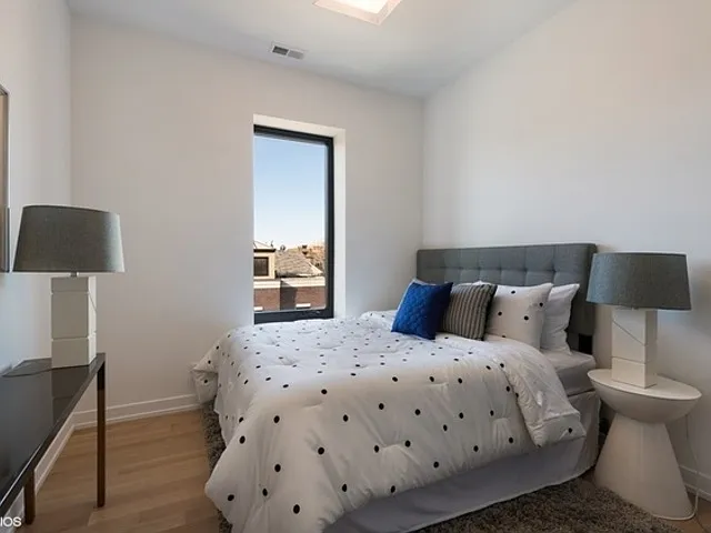 1244 W Huron St #1-C — Photo 13