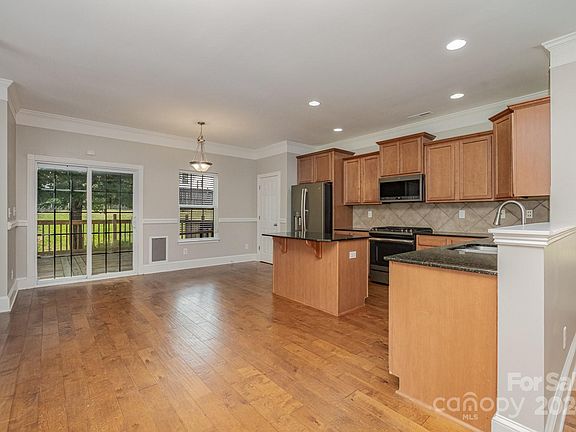5th image of 4563 Stone Mountain Dr