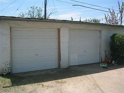 2nd image of 1019 W University Ave