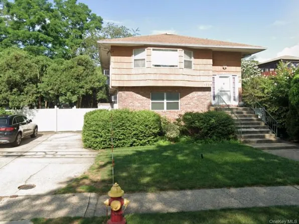 1508A Park Ave E, Merrick, NY 11566