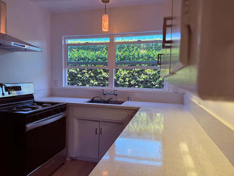 1380 Masselin Ave #6 — Photo 1