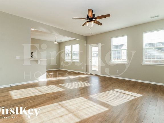 3rd image of 189 Daniels Creek Cir