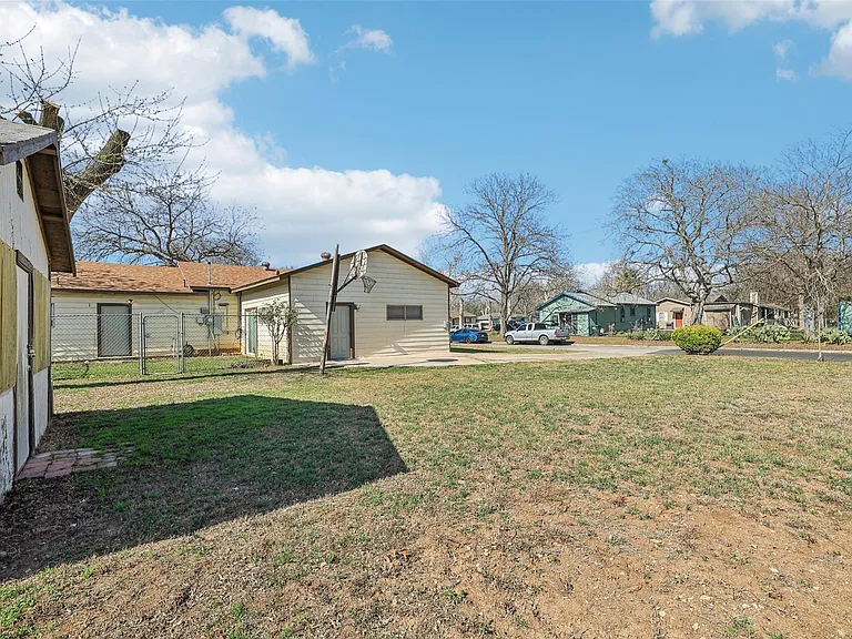 620 Barbara Dr — Photo 24