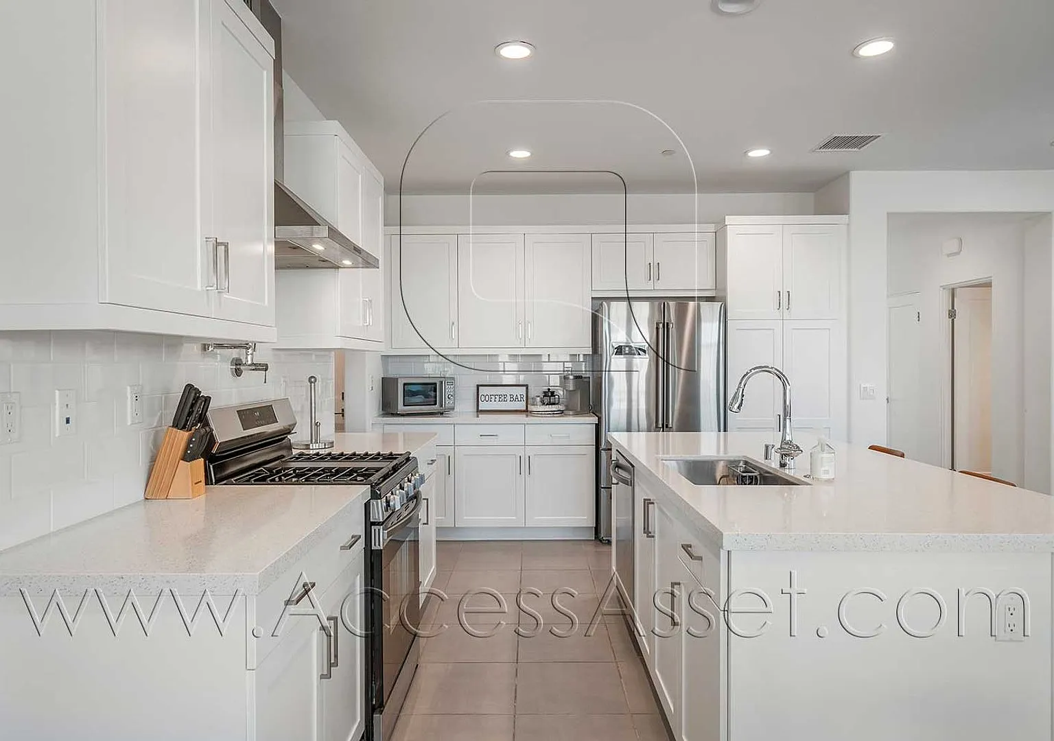 Spacious 3-Bedroom Palm Desert Home with Private Yard & 2-Car Garage — Photo 3