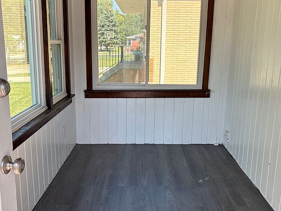 3rd image of 929 S 6th Ave #1