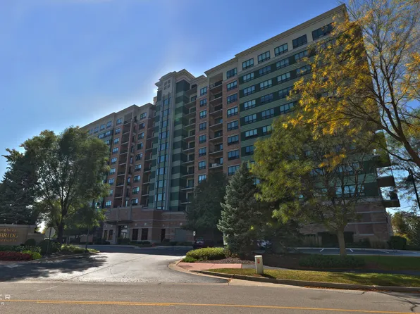 6420 Double Eagle Dr Unit 812, Woodridge, IL 60517