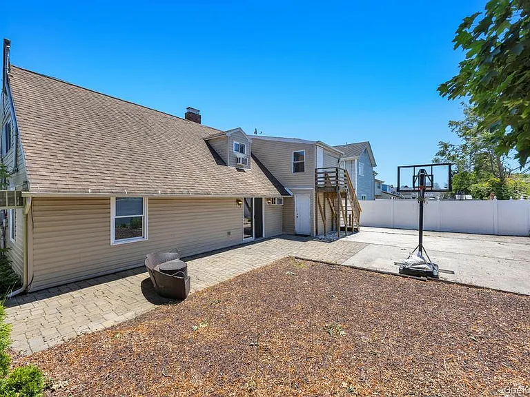 153 Sunrise Ln — Photo 37