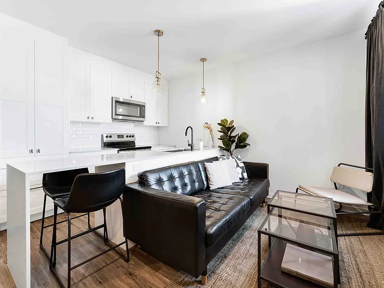 327 Catherine St — Photo 19