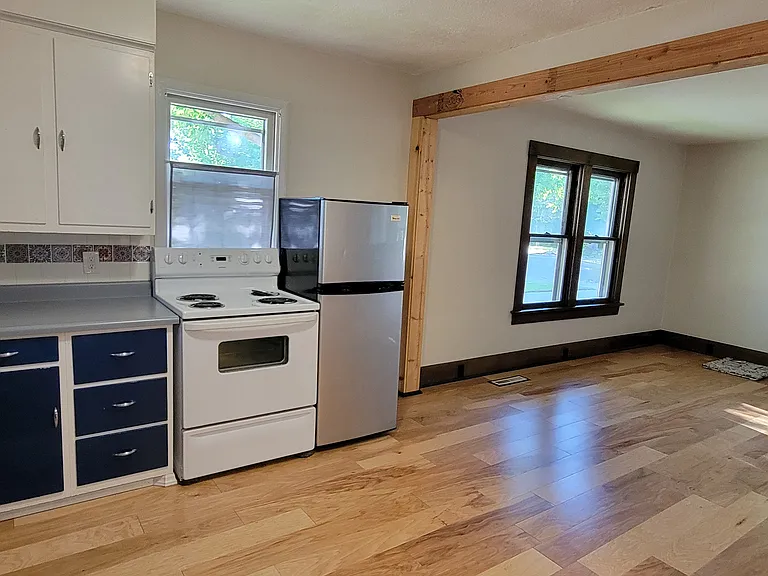 2421 W Madison Ave — Photo 12