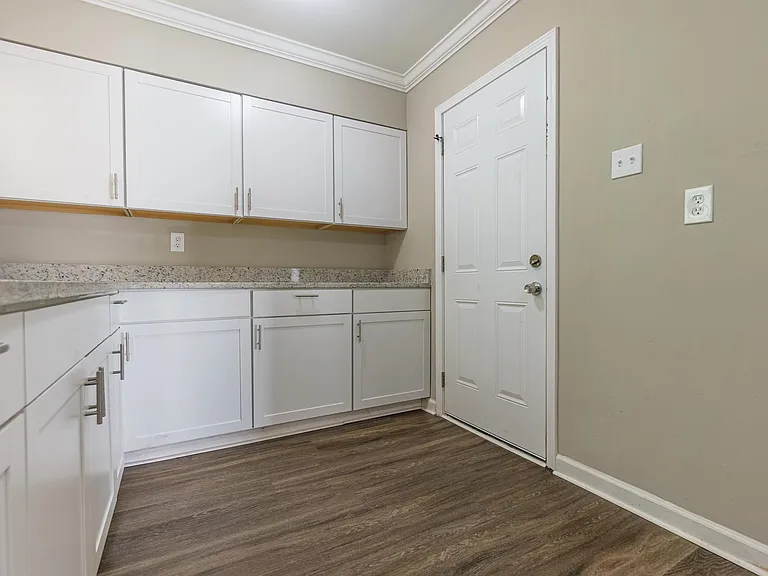 1024 Mendenhall Cv — Photo 16