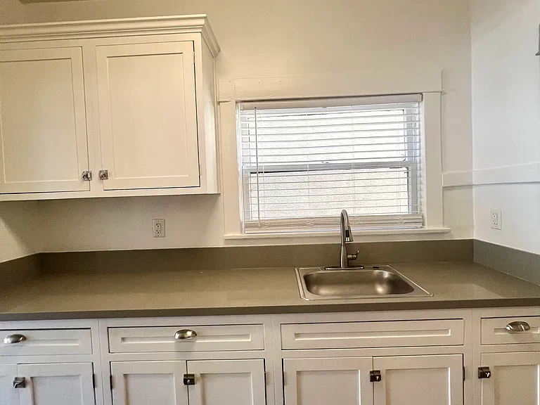445 E 3rd St #102 — Photo 6