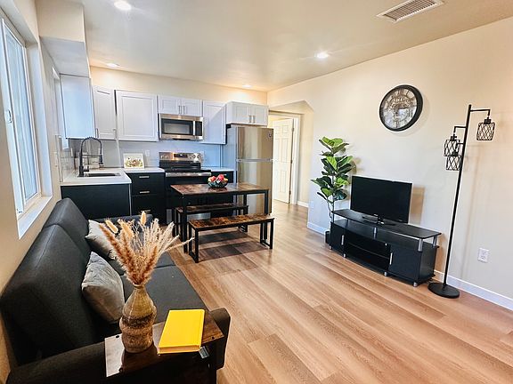 5th image of 7636 Gentry Ave