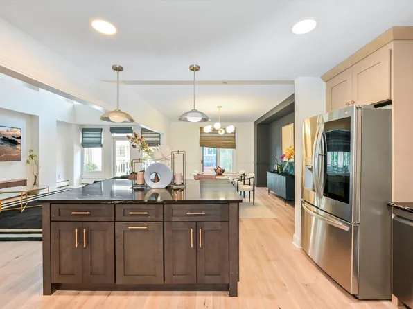 207 Shearwater Ct West image 15 of 32