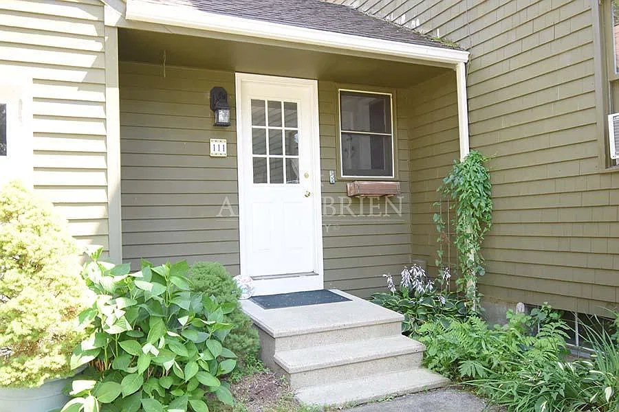 111 S Bay Dr — Photo 3