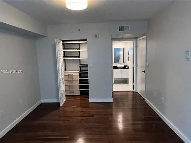 31 SE 5th St #411 — Photo 4