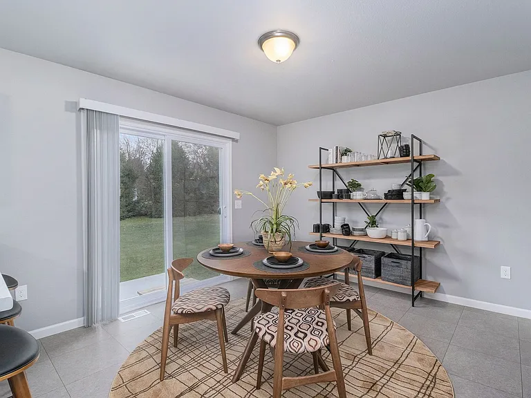 331 Catera Ct — Photo 5