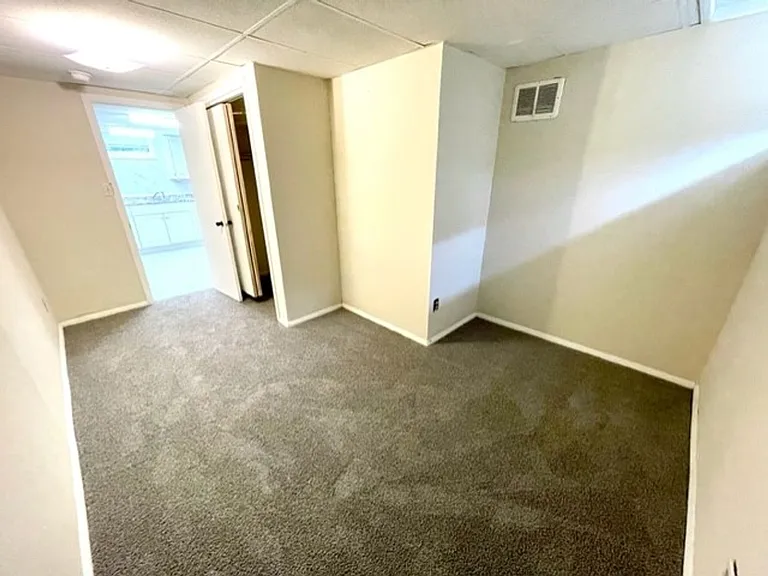 1203 E Walnut St #D — Photo 10