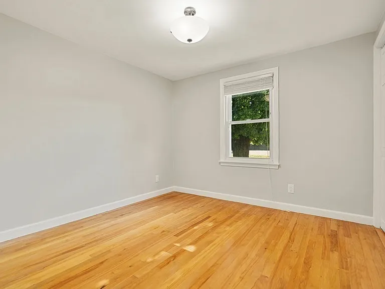 15 Temple Rd — Photo 13