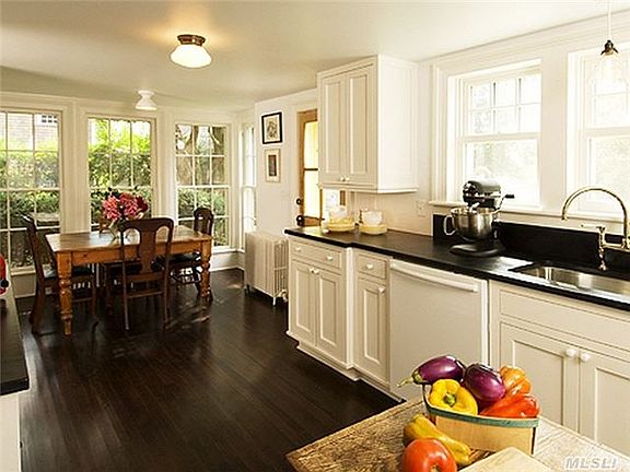 5th image of 145 Skippers Ln