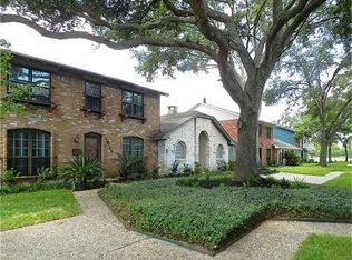 10115 Kemp Forest Dr, Houston, TX 77080