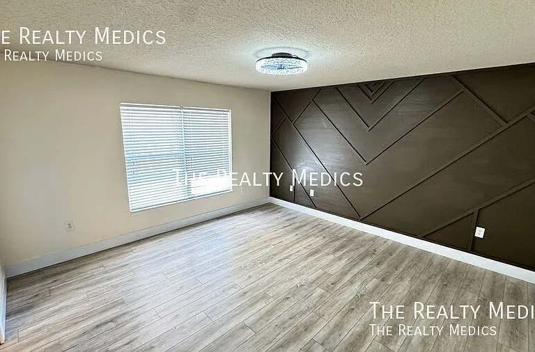1040 Elderberry Dr — Photo 45