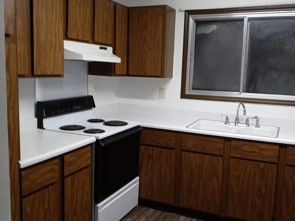 2nd image of 9425 County Road J #2