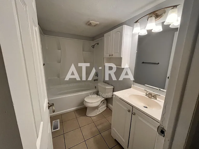 942 N Cornell St #A — Photo 8